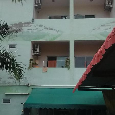 J&E Hotell Nong Prue Exteriör bild