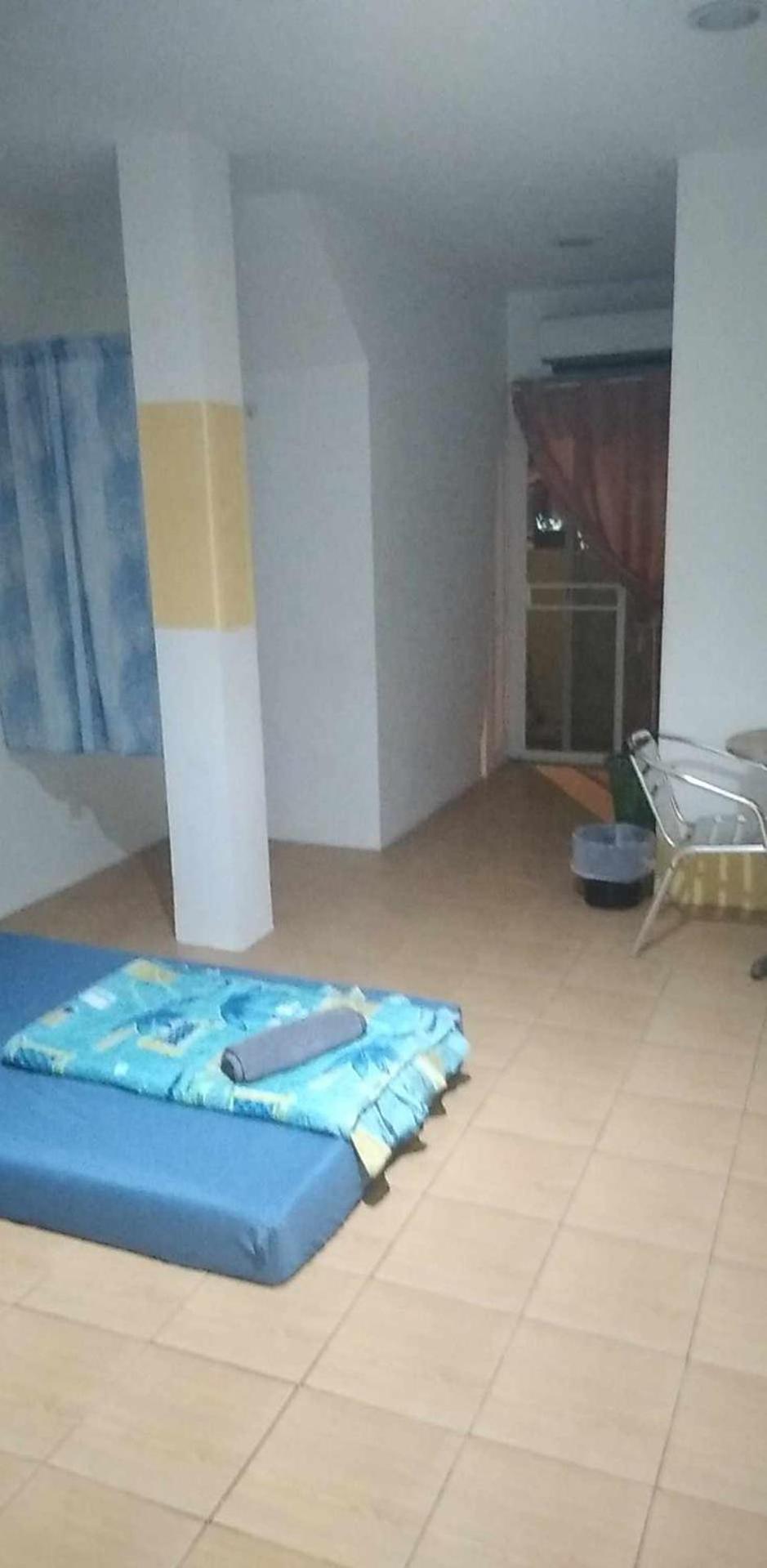 J&E Hotell Nong Prue Exteriör bild